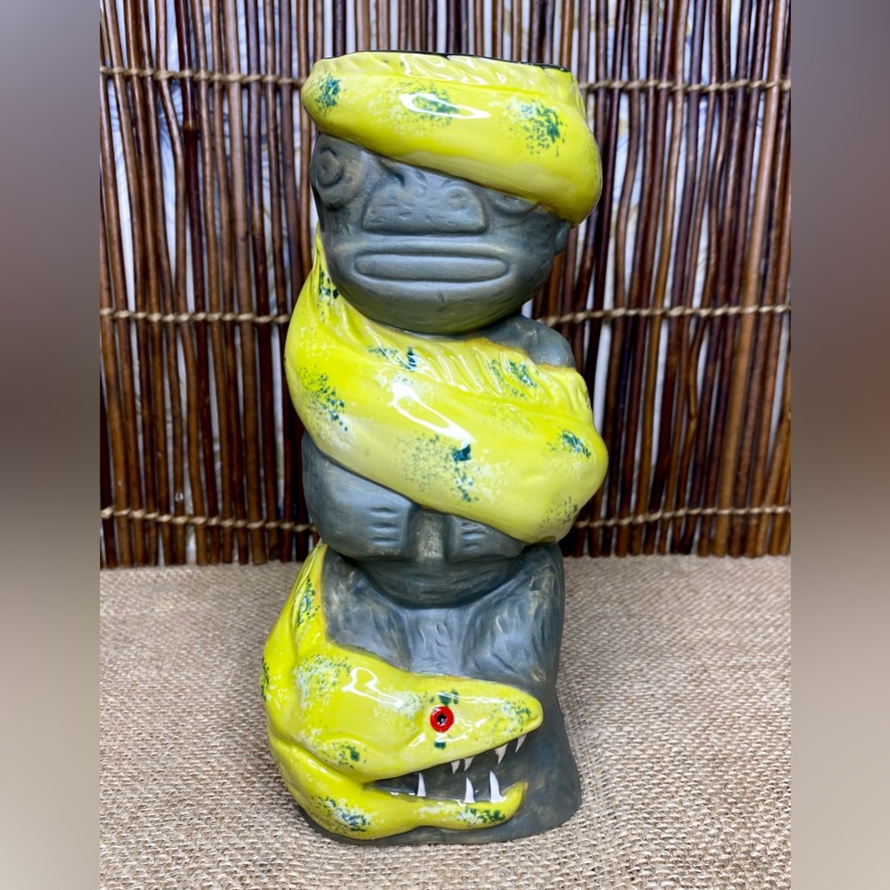 Trader Vic's 2023 Kiai Tiki Mug Shima Ceramics Hawaiian Yellow Moray Eel